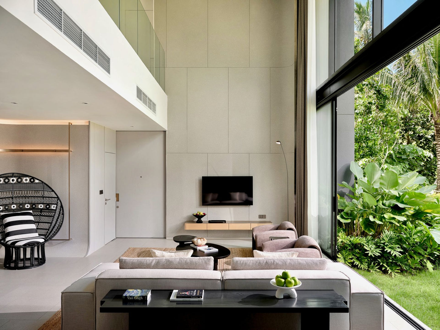 Seaview full service private 11-bedrooms villa in Kata beach (Poker room, dining room private chef japanese mediterranean and thai cuisine, makeup room, massage room, pickleball area, golf mini, cinema room, sundeck for yoga, private gym, kids pool)