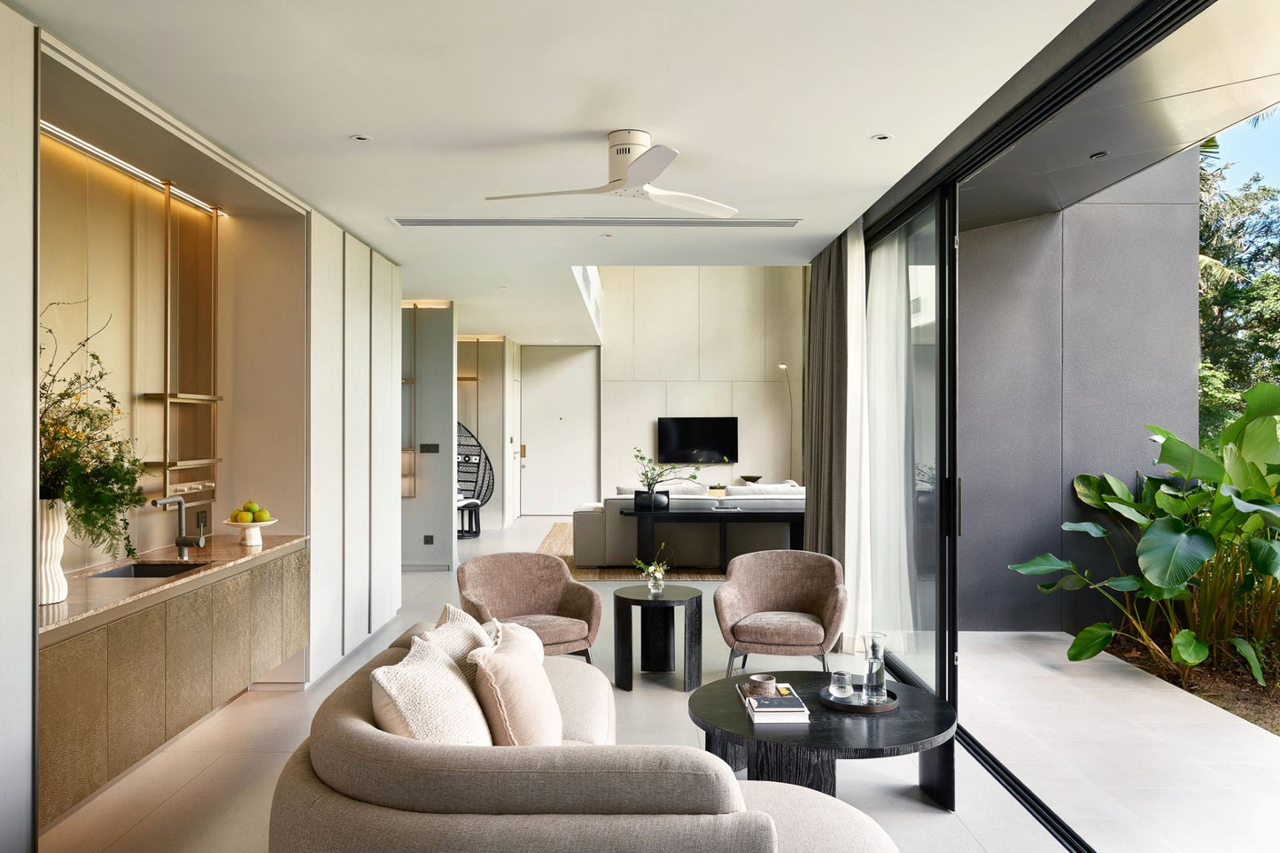 Seaview full service private 11-bedrooms villa in Kata beach (Poker room, dining room private chef japanese mediterranean and thai cuisine, makeup room, massage room, pickleball area, golf mini, cinema room, sundeck for yoga, private gym, kids pool)