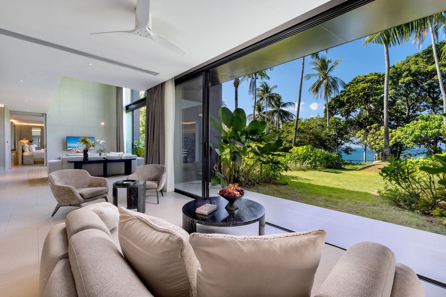 Seaview full service private 11-bedrooms villa in Kata beach (Poker room, dining room private chef japanese mediterranean and thai cuisine, makeup room, massage room, pickleball area, golf mini, cinema room, sundeck for yoga, private gym, kids pool)