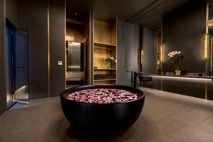 Seaview full service private 11-bedrooms villa in Kata beach (Poker room, dining room private chef japanese mediterranean and thai cuisine, makeup room, massage room, pickleball area, golf mini, cinema room, sundeck for yoga, private gym, kids pool)