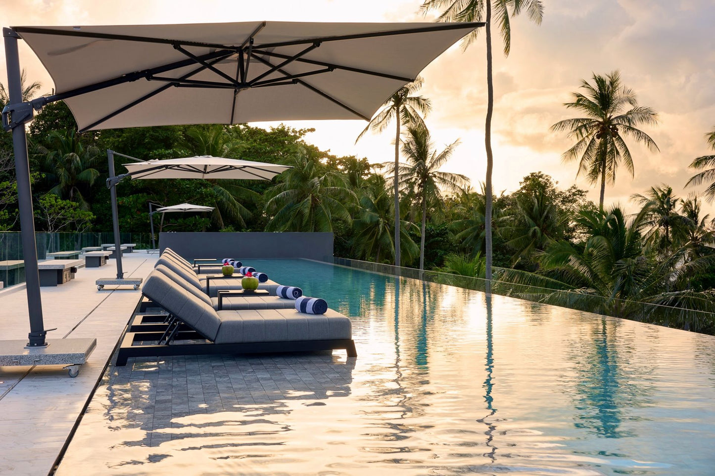 Seaview full service private 11-bedrooms villa in Kata beach (Poker room, dining room private chef japanese mediterranean and thai cuisine, makeup room, massage room, pickleball area, golf mini, cinema room, sundeck for yoga, private gym, kids pool)