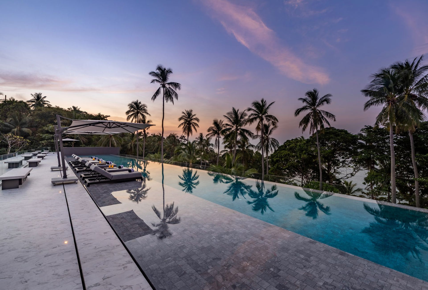 Seaview full service private 11-bedrooms villa in Kata beach (Poker room, dining room private chef japanese mediterranean and thai cuisine, makeup room, massage room, pickleball area, golf mini, cinema room, sundeck for yoga, private gym, kids pool)