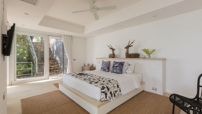 Seaview 6-bedrooms sunset side villa on the rock in Taling Ngam beach (up to 60 guest events, big bedrooms, clifftop infinity pool, private big gym, huge living room)