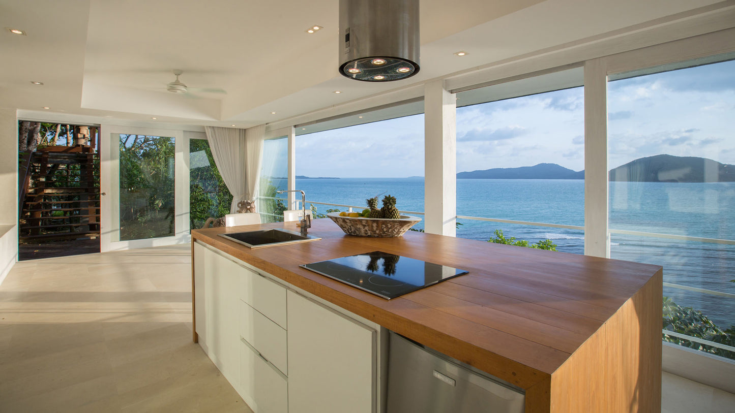 Seaview 6-bedrooms sunset side villa on the rock in Taling Ngam beach (up to 60 guest events, big bedrooms, clifftop infinity pool, private big gym, huge living room)