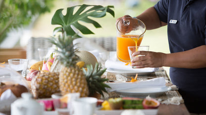 Seaview 6-bedrooms sunset side villa on the rock in Taling Ngam beach (up to 60 guest events, big bedrooms, clifftop infinity pool, private big gym, huge living room)