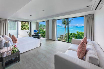 Seaview private 6-bedrooms villa in Cape Yamu (easy to travel by see from the villa, special place in nearby hotel for events)