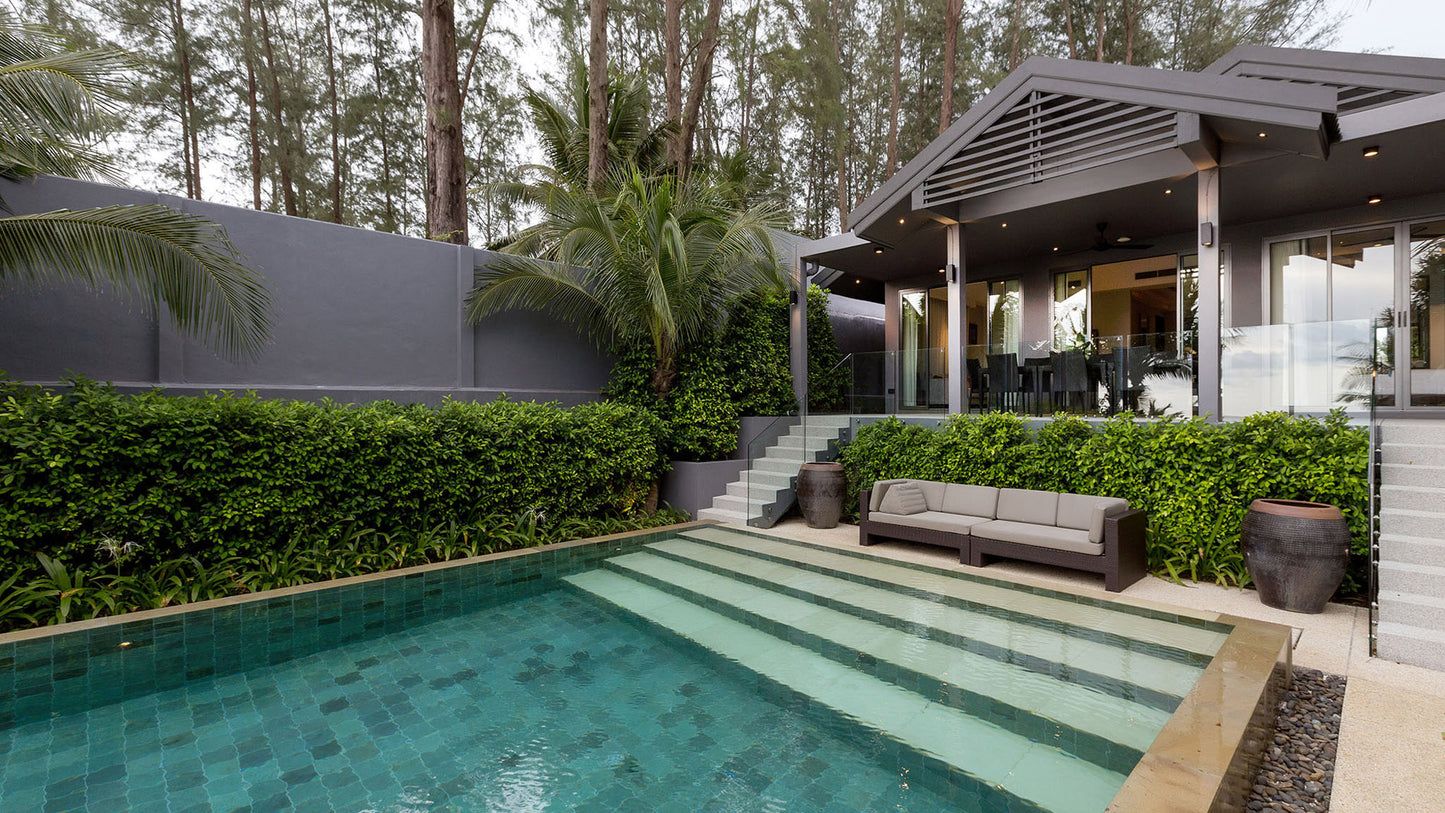 One-storey beachfront 4-bedrooms villa in Natai beach (perfect setting for relaxed holidays, family gatherings)