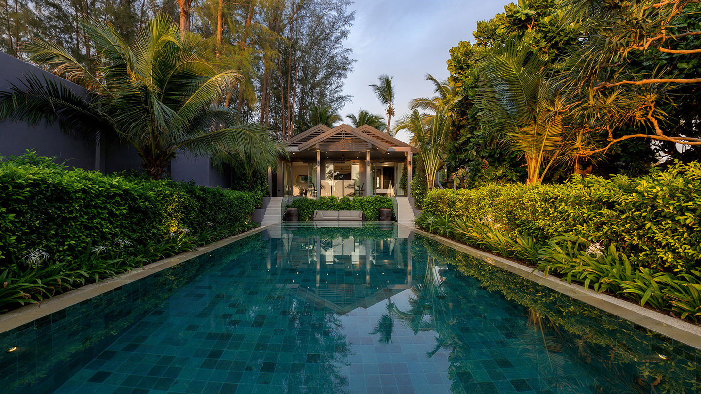 One-storey beachfront 4-bedrooms villa in Natai beach (perfect setting for relaxed holidays, family gatherings)