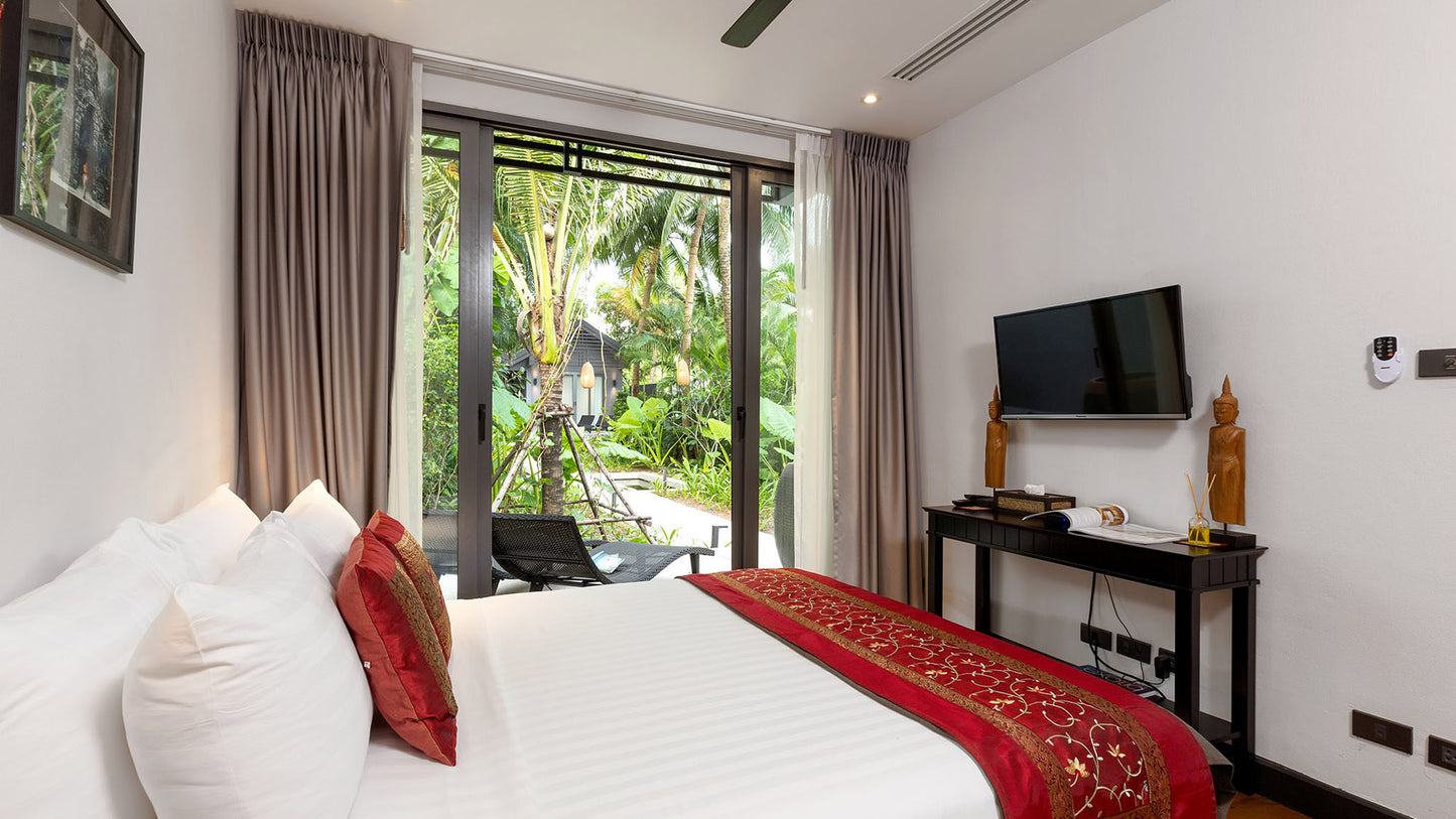 One-storey beachfront 4-bedrooms villa in Natai beach (perfect setting for relaxed holidays, family gatherings)