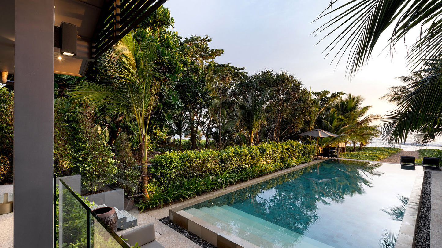 One-storey beachfront 4-bedrooms villa in Natai beach (perfect setting for relaxed holidays, family gatherings)