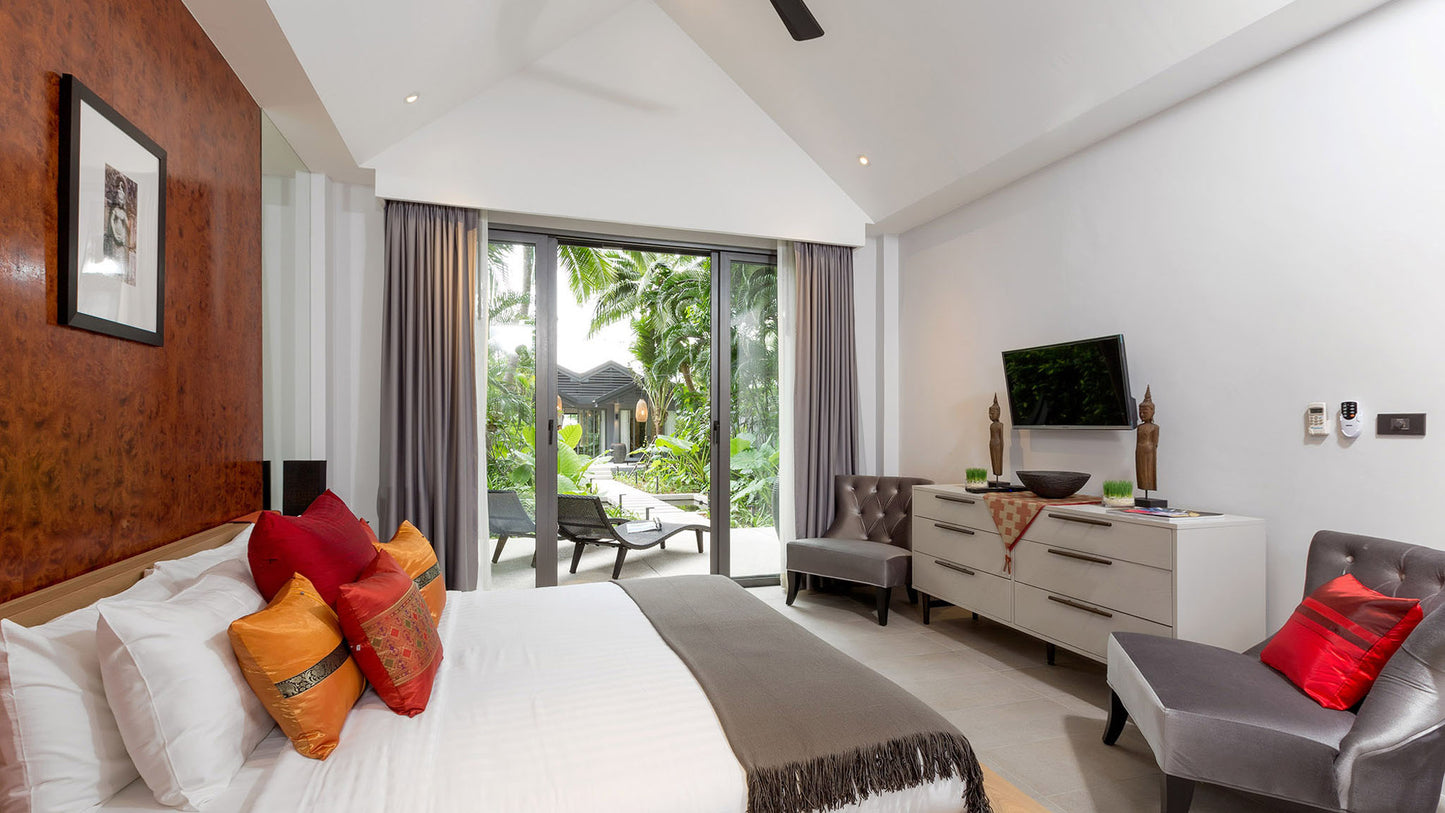 One-storey beachfront 4-bedrooms villa in Natai beach (perfect setting for relaxed holidays, family gatherings)