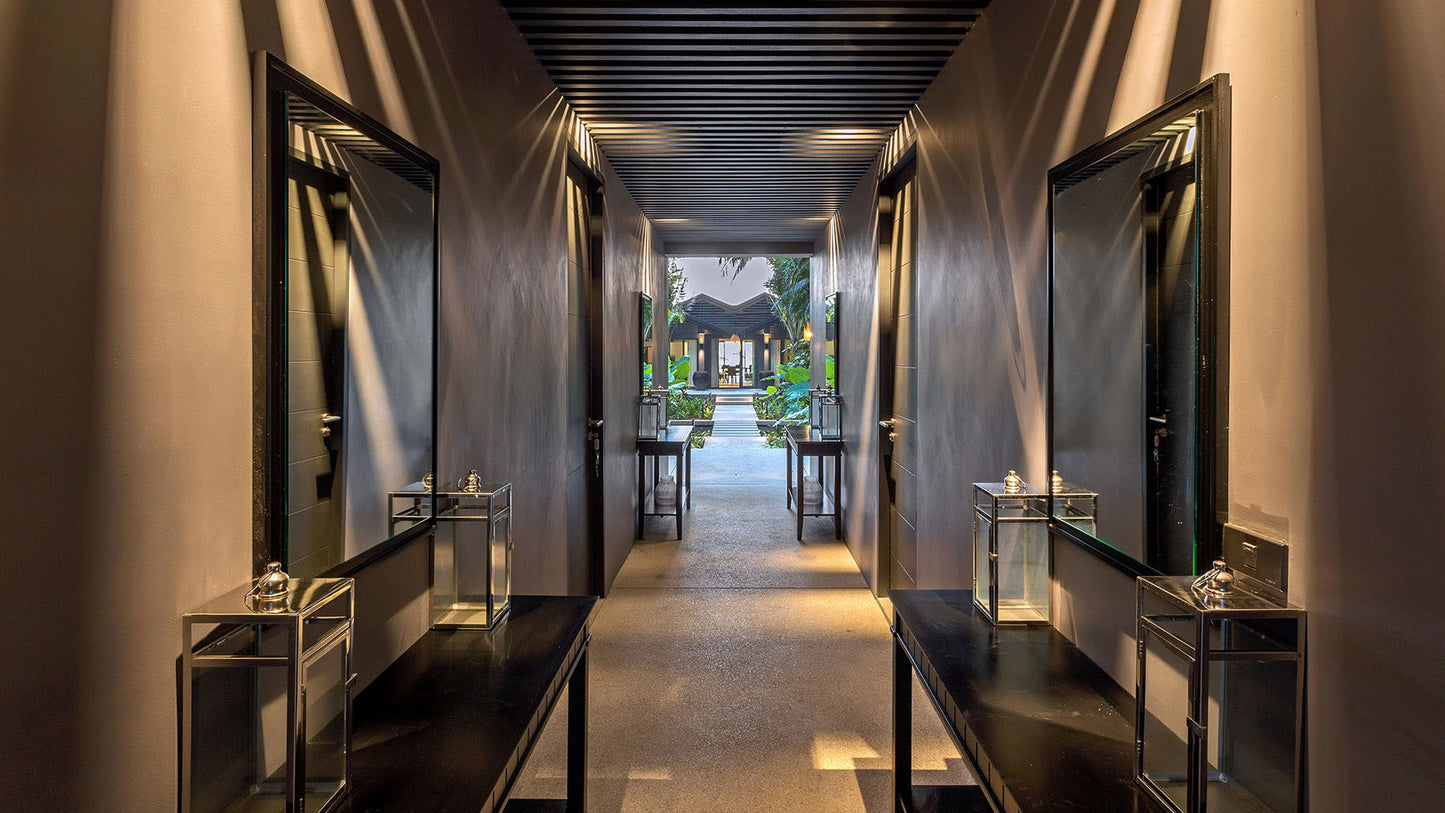 One-storey beachfront 4-bedrooms villa in Natai beach (perfect setting for relaxed holidays, family gatherings)