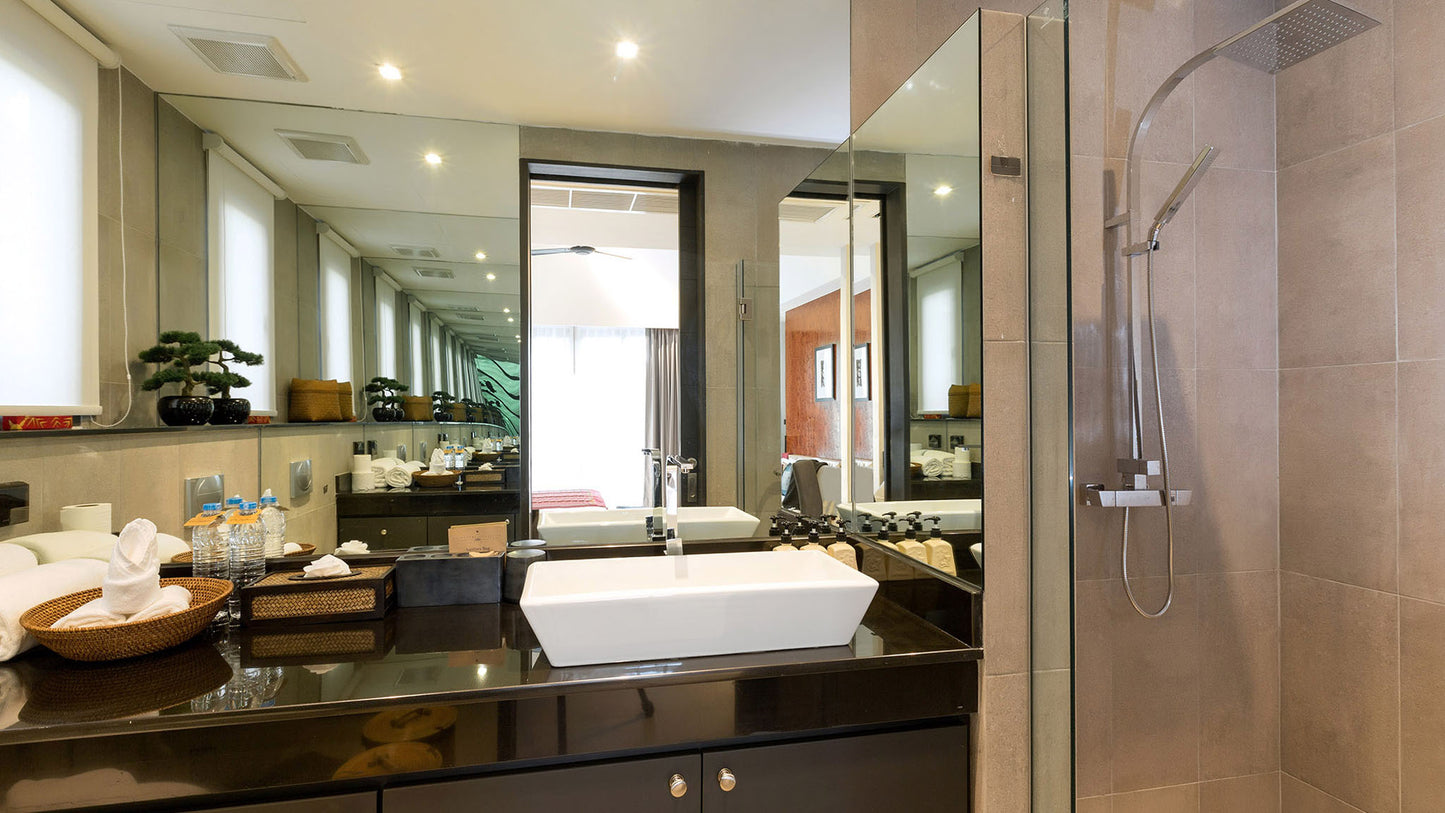 One-storey beachfront 4-bedrooms villa in Natai beach (perfect setting for relaxed holidays, family gatherings)