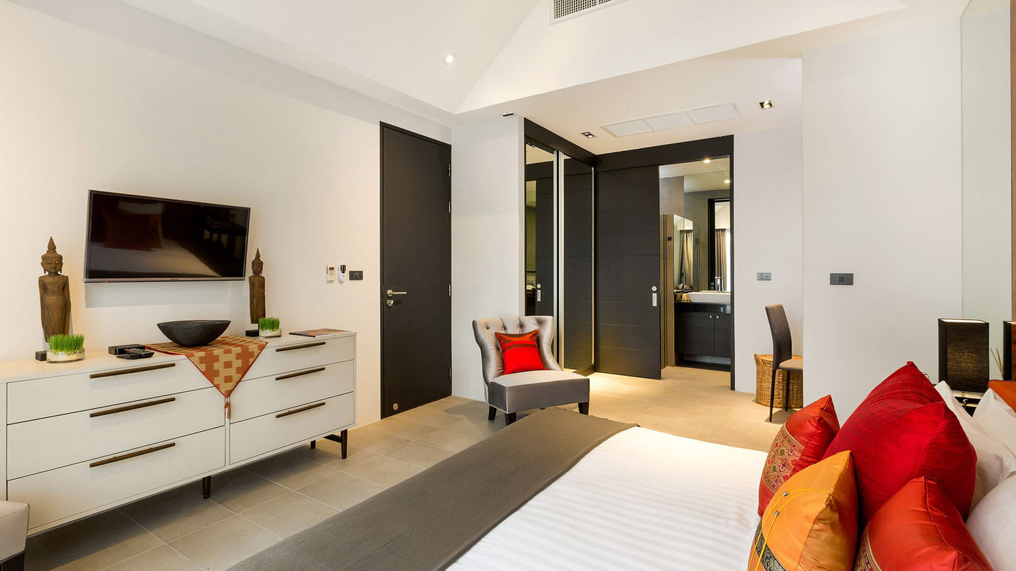 One-storey beachfront 4-bedrooms villa in Natai beach (perfect setting for relaxed holidays, family gatherings)