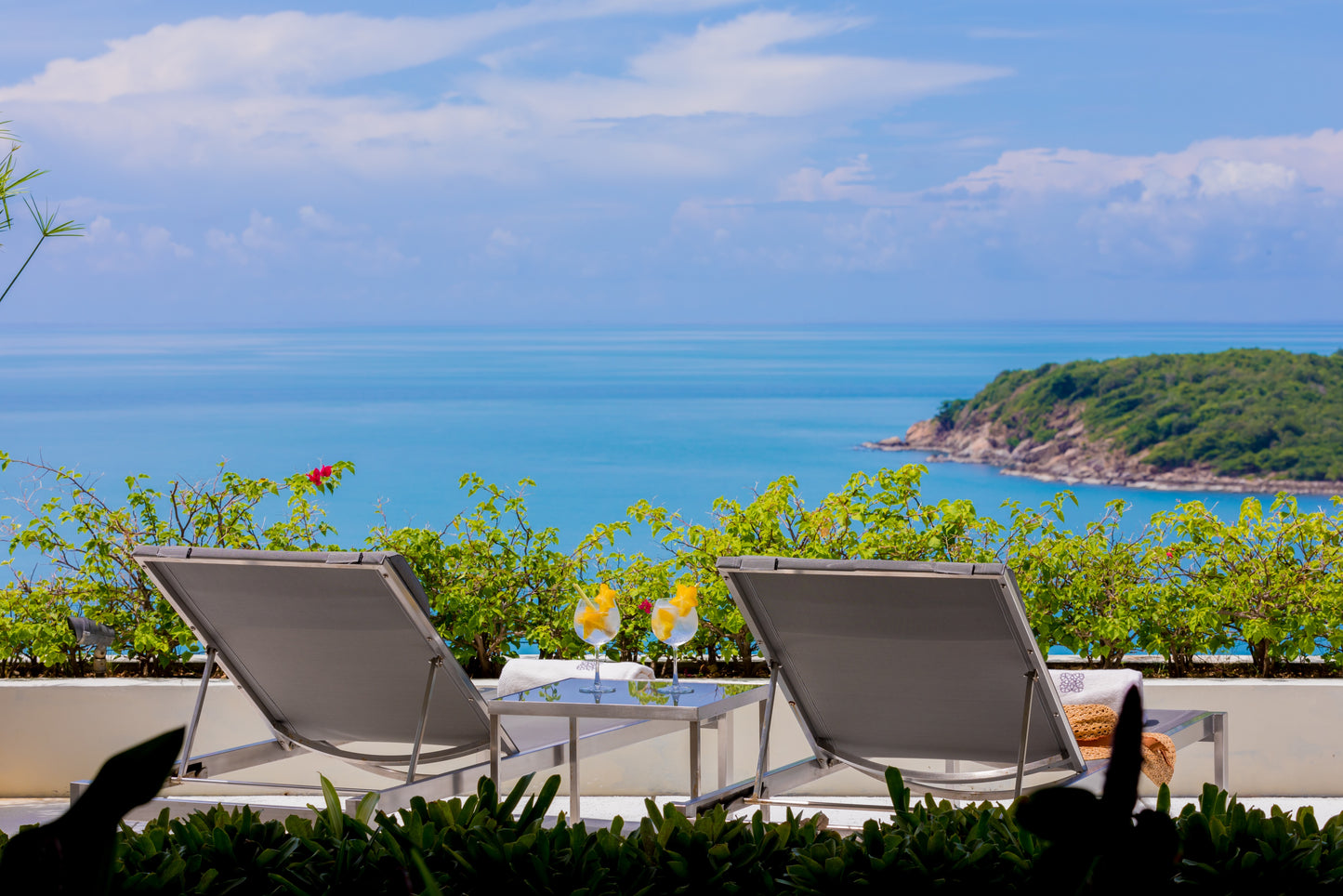 Seaview 5-bedrooms villa with infinity pool in Chaweng beach Koh Samui (private cinema, all service)