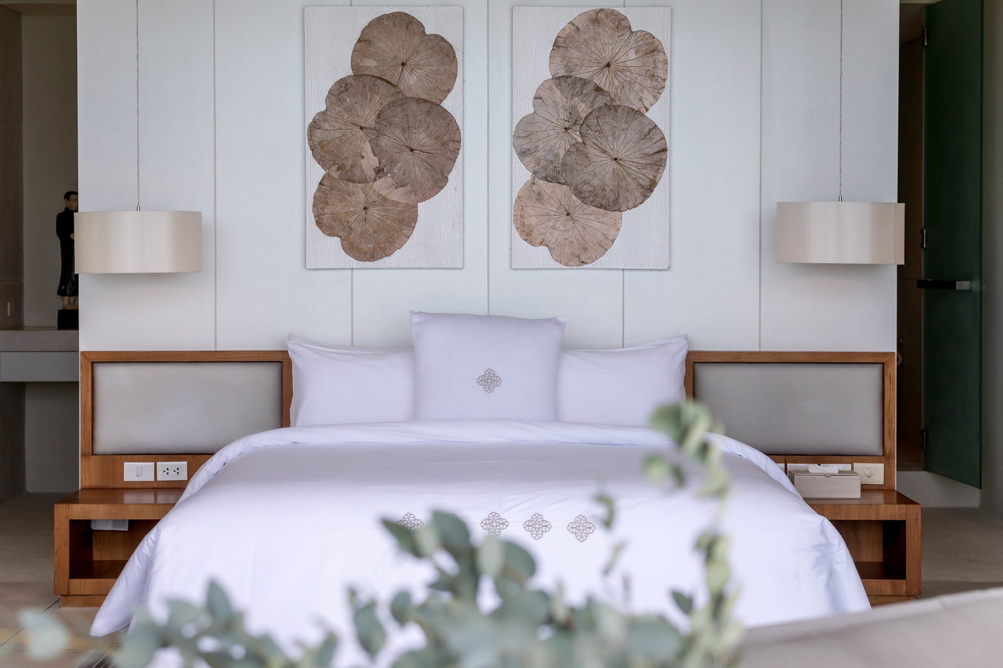 Seaview 5-bedrooms villa with infinity pool in Chaweng beach Koh Samui (private cinema, all service)