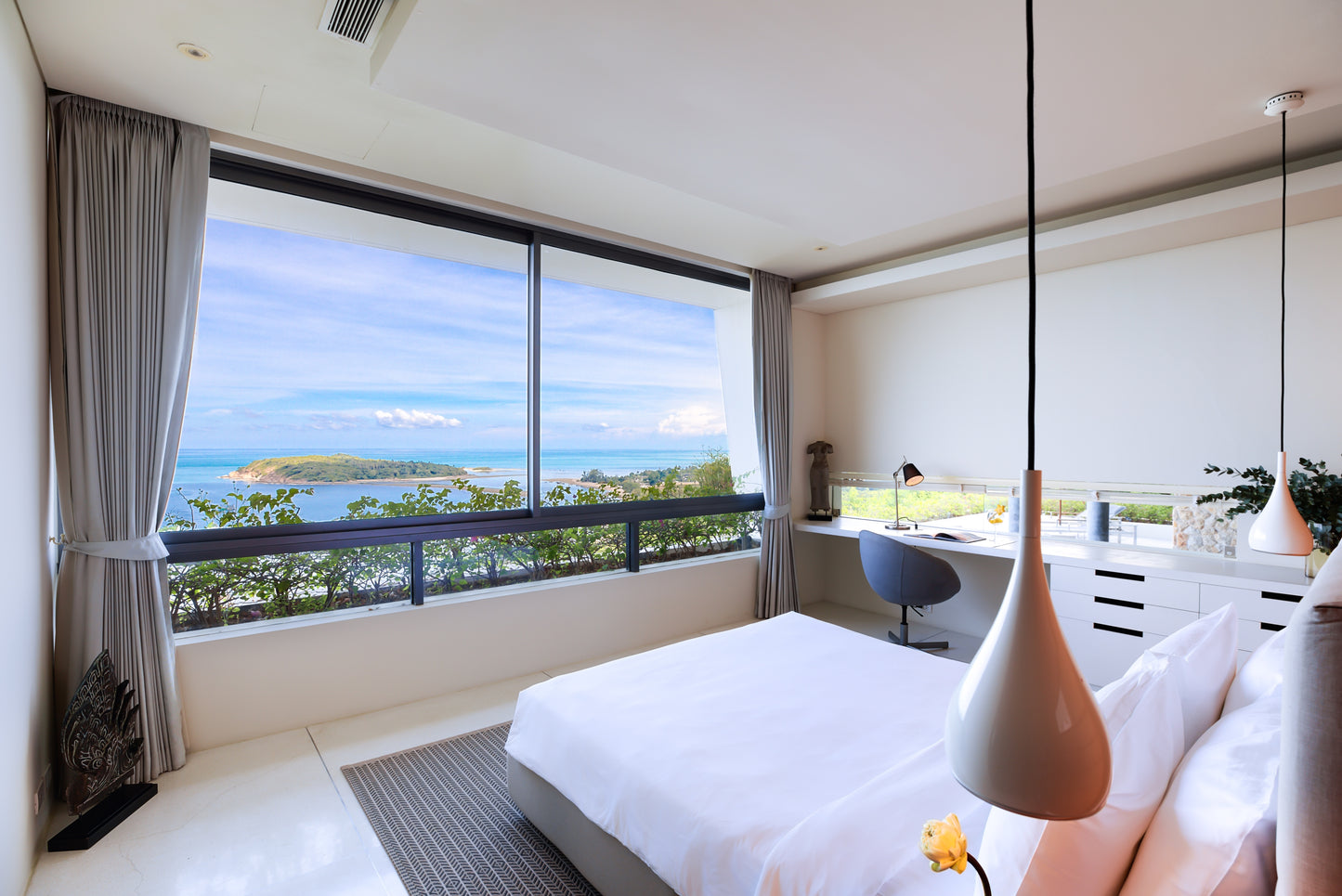 Seaview 5-bedrooms villa with infinity pool in Chaweng beach Koh Samui (private cinema, all service)