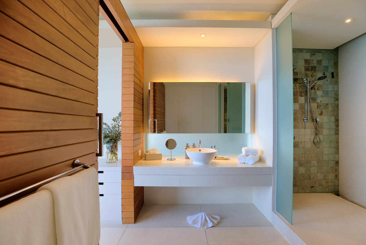 Seaview 5-bedrooms villa with infinity pool in Chaweng beach Koh Samui (private cinema, all service)