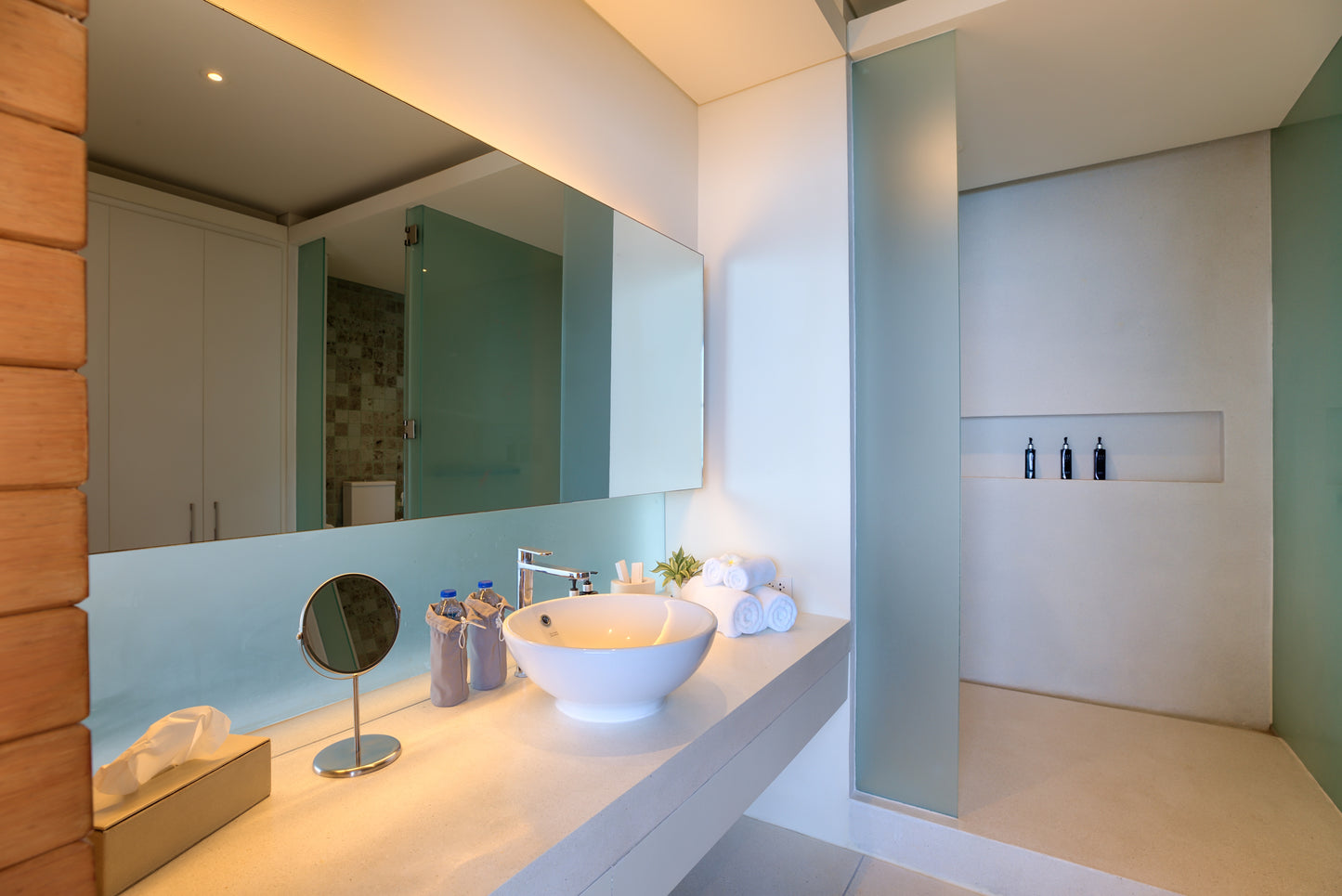 Seaview 5-bedrooms villa with infinity pool in Chaweng beach Koh Samui (private cinema, all service)