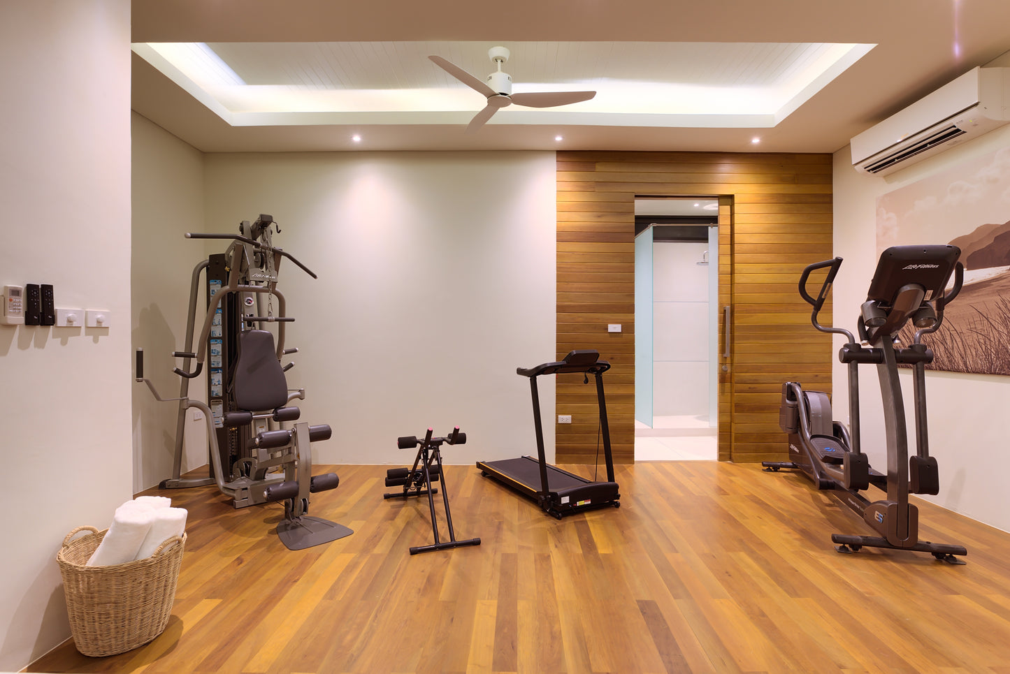 Seaview 5-bedrooms villa with infinity pool in Chaweng beach Koh Samui (private cinema, all service)