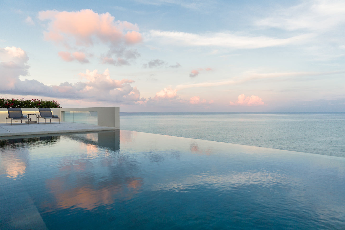Seaview 5-bedrooms villa with infinity pool in Chaweng beach Koh Samui (private cinema, all service)