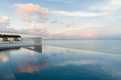 Seaview 5-bedrooms villa with infinity pool in Chaweng beach Koh Samui (private cinema, all service)