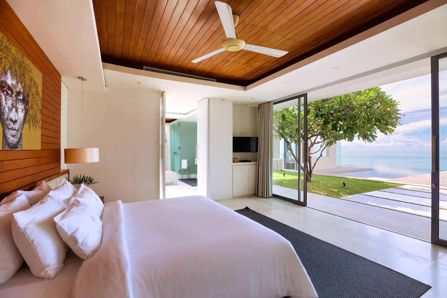 Seaview 5-bedrooms villa with infinity pool in Chaweng beach Koh Samui (private cinema, all service)