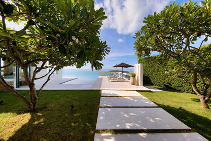 Seaview 5-bedrooms villa with infinity pool in Chaweng beach Koh Samui (private cinema, all service)