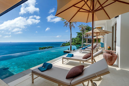 Seaview 12-bedrooms villa in Millionaire’s Mile Kamala beach (2 infinity pools, cinema, spa, gym, wine cellar)