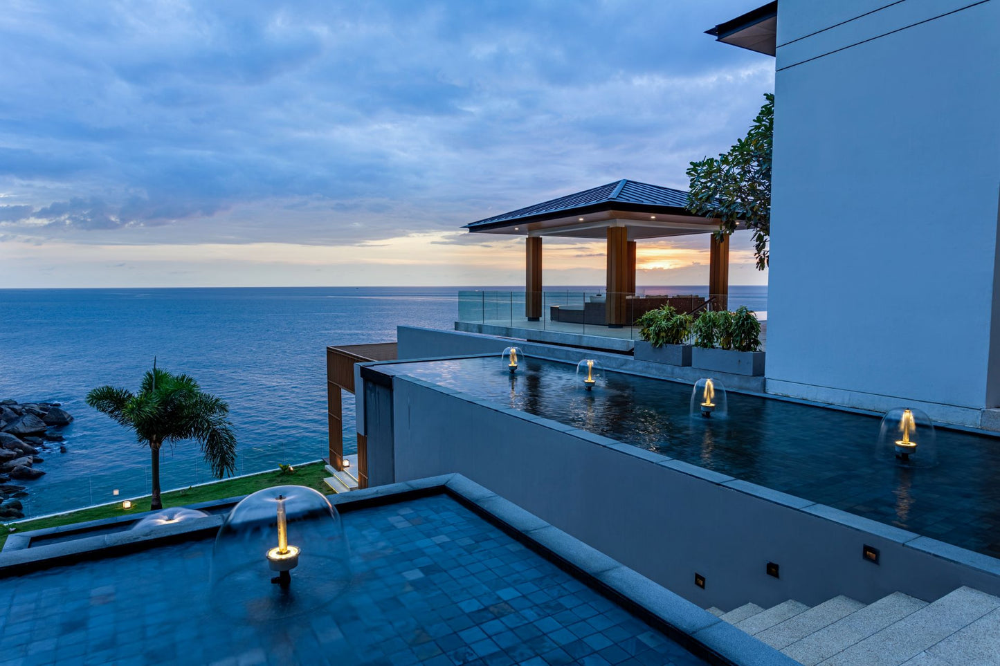 Seaview 12-bedrooms villa in Millionaire’s Mile Kamala beach (2 infinity pools, cinema, spa, gym, wine cellar)