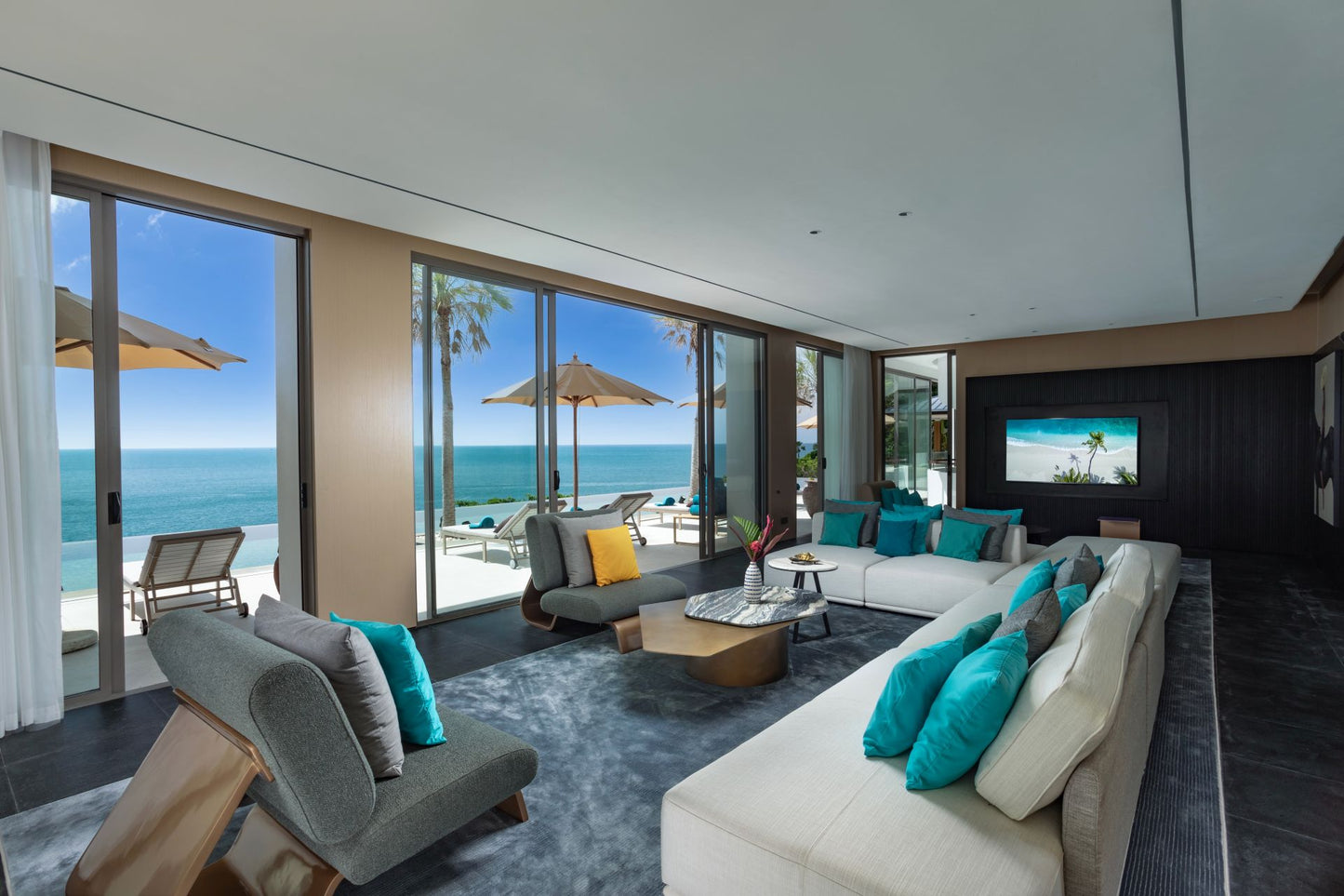 Seaview 12-bedrooms villa in Millionaire’s Mile Kamala beach (2 infinity pools, cinema, spa, gym, wine cellar)