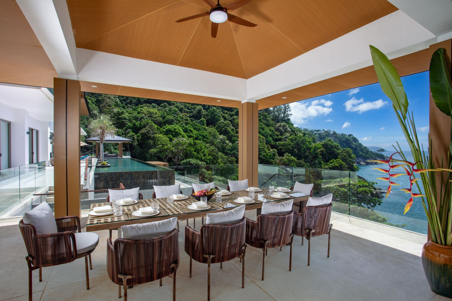 Seaview 12-bedrooms villa in Millionaire’s Mile Kamala beach (2 infinity pools, cinema, spa, gym, wine cellar)