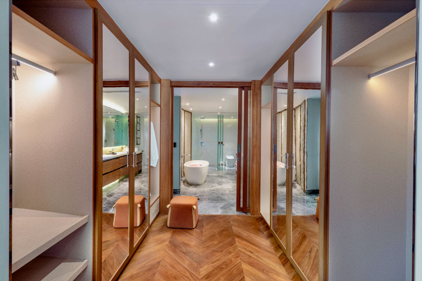 Seaview 12-bedrooms villa in Millionaire’s Mile Kamala beach (2 infinity pools, cinema, spa, gym, wine cellar)