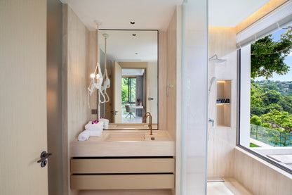 Seaview 12-bedrooms villa in Millionaire’s Mile Kamala beach (2 infinity pools, cinema, spa, gym, wine cellar)