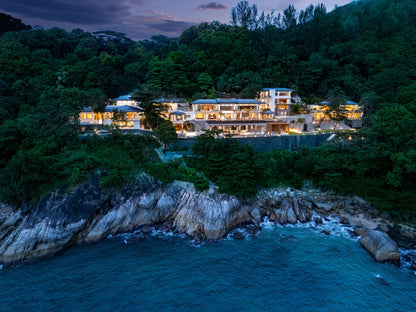 Seaview 12-bedrooms villa in Millionaire’s Mile Kamala beach (2 infinity pools, cinema, spa, gym, wine cellar)