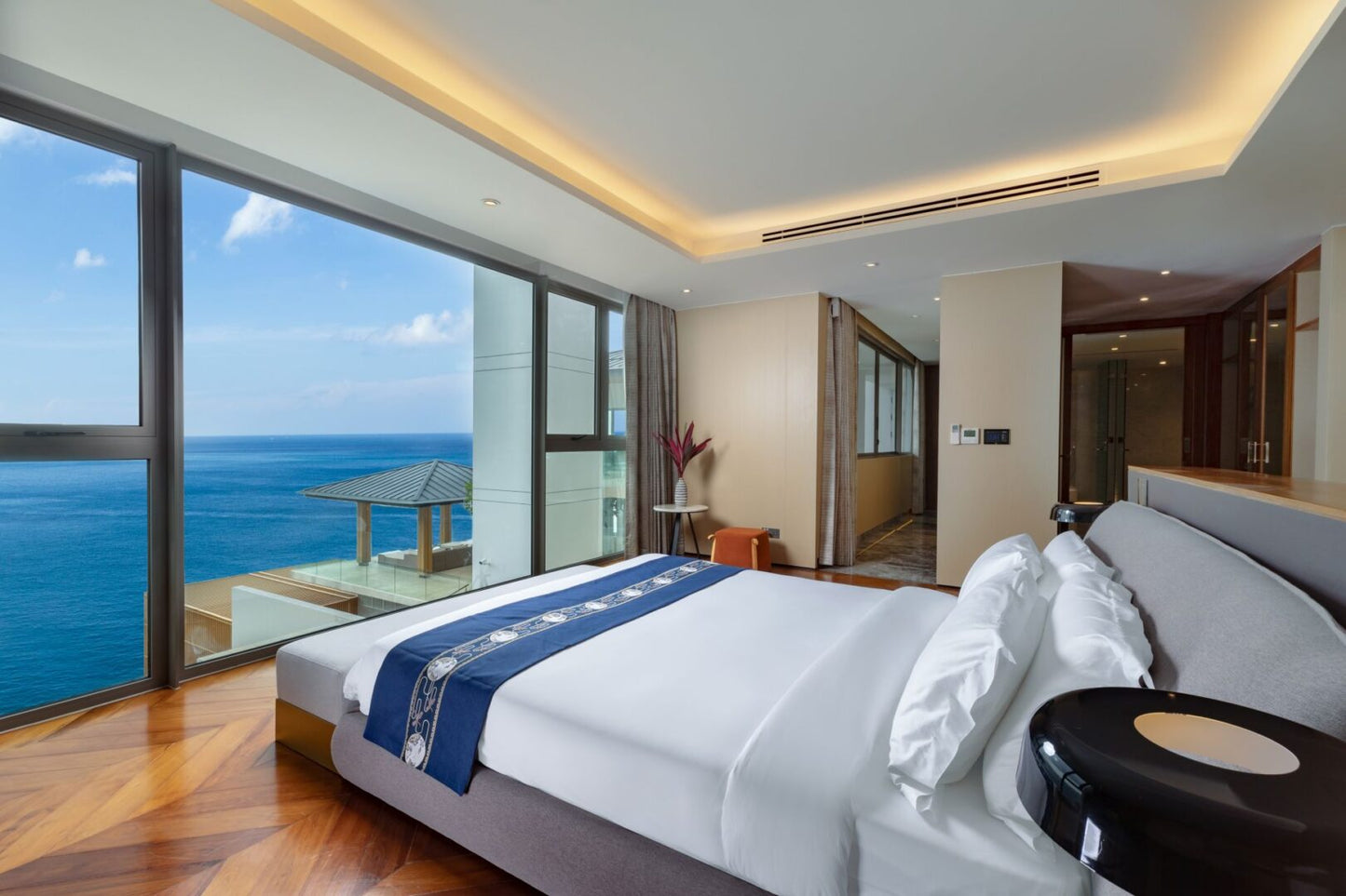 Seaview 12-bedrooms villa in Millionaire’s Mile Kamala beach (2 infinity pools, cinema, spa, gym, wine cellar)