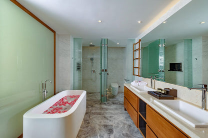 Seaview 12-bedrooms villa in Millionaire’s Mile Kamala beach (2 infinity pools, cinema, spa, gym, wine cellar)