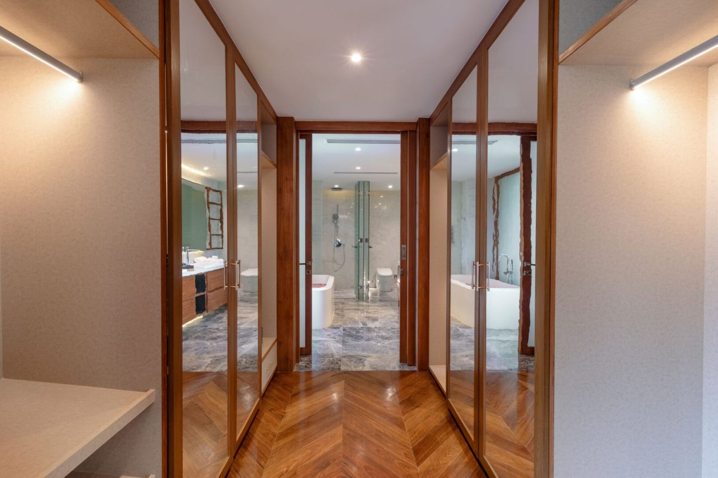 Seaview 12-bedrooms villa in Millionaire’s Mile Kamala beach (2 infinity pools, cinema, spa, gym, wine cellar)