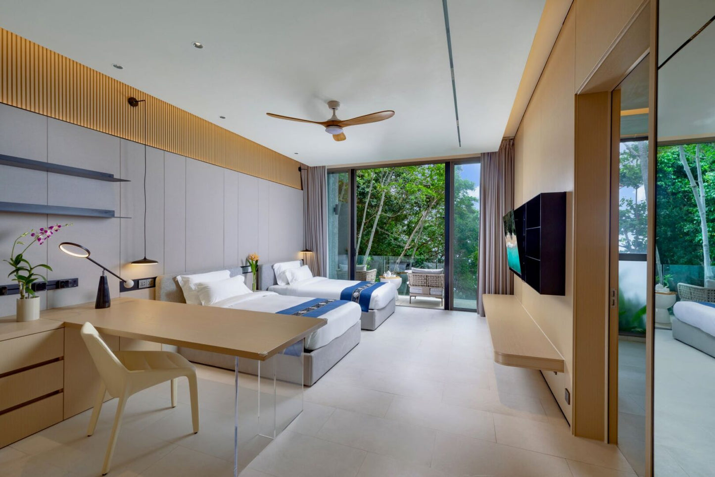 Seaview 12-bedrooms villa in Millionaire’s Mile Kamala beach (2 infinity pools, cinema, spa, gym, wine cellar)