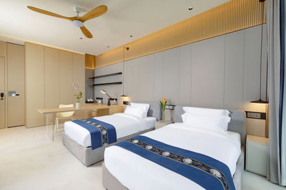 Seaview 12-bedrooms villa in Millionaire’s Mile Kamala beach (2 infinity pools, cinema, spa, gym, wine cellar)