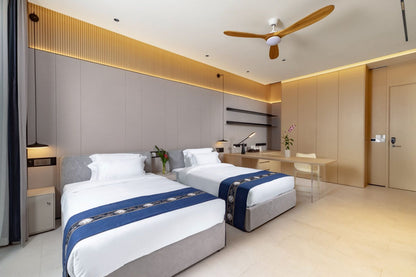 Seaview 12-bedrooms villa in Millionaire’s Mile Kamala beach (2 infinity pools, cinema, spa, gym, wine cellar)