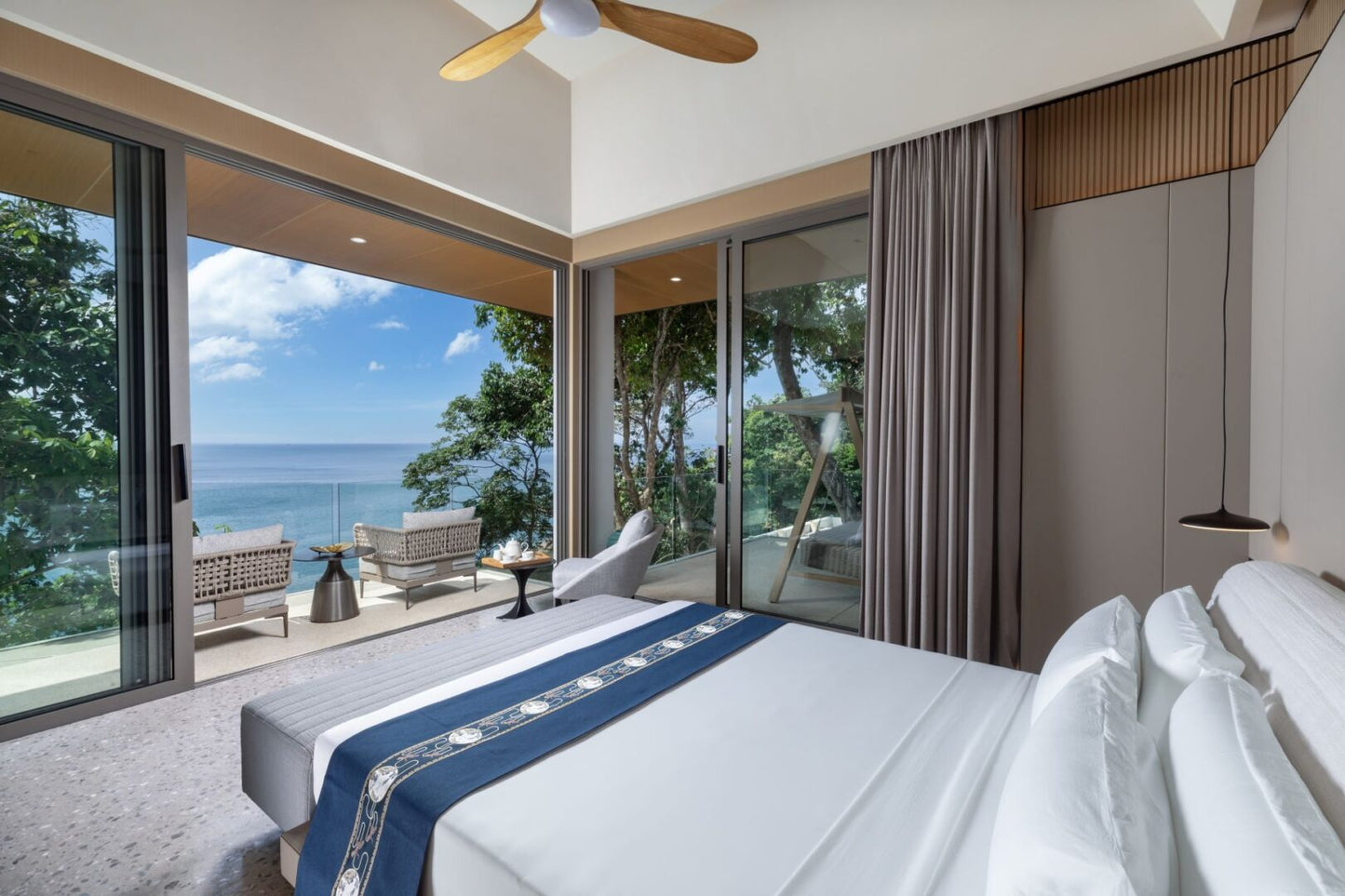 Seaview 12-bedrooms villa in Millionaire’s Mile Kamala beach (2 infinity pools, cinema, spa, gym, wine cellar)