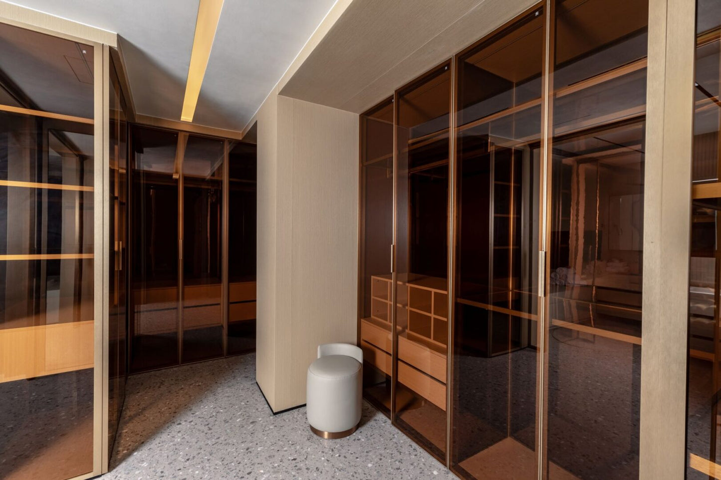 Seaview 12-bedrooms villa in Millionaire’s Mile Kamala beach (2 infinity pools, cinema, spa, gym, wine cellar)