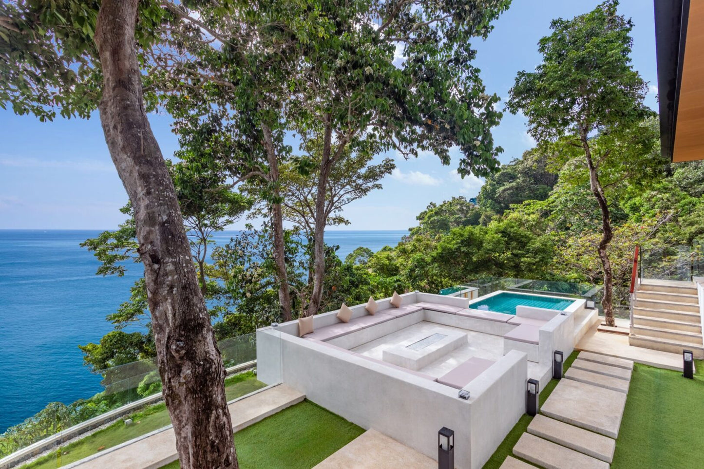 Seaview 12-bedrooms villa in Millionaire’s Mile Kamala beach (2 infinity pools, cinema, spa, gym, wine cellar)