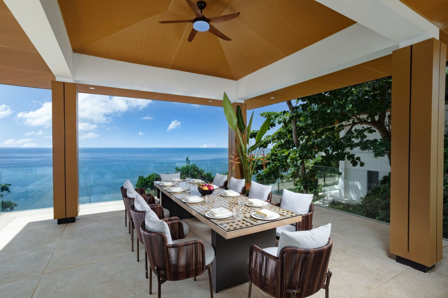 Seaview 12-bedrooms villa in Millionaire’s Mile Kamala beach (2 infinity pools, cinema, spa, gym, wine cellar)