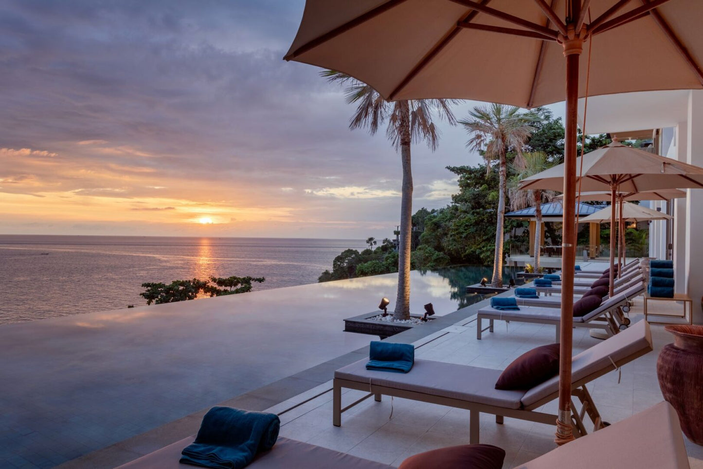 Seaview 12-bedrooms villa in Millionaire’s Mile Kamala beach (2 infinity pools, cinema, spa, gym, wine cellar)