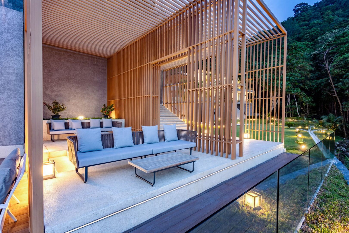 Seaview 12-bedrooms villa in Millionaire’s Mile Kamala beach (2 infinity pools, cinema, spa, gym, wine cellar)