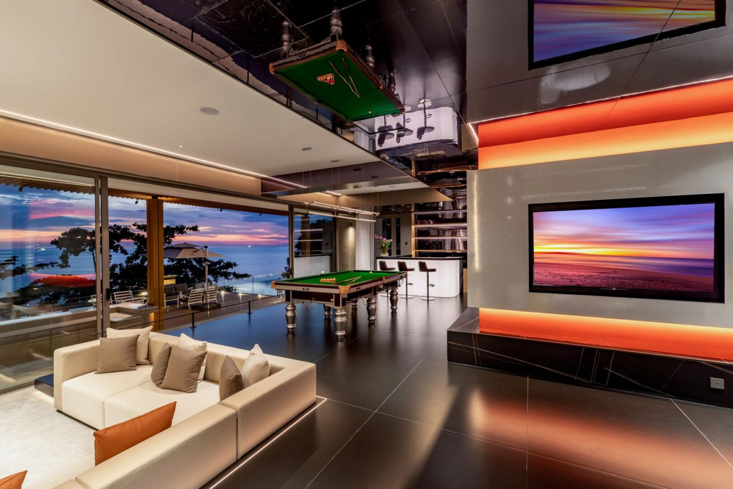 Seaview 12-bedrooms villa in Millionaire’s Mile Kamala beach (2 infinity pools, cinema, spa, gym, wine cellar)