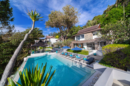 Seaview 7-bedrooms clifftop villa in Millionaire’s Mile Kamala beach (2 infinity pools, cinema, spa, gym, private chef)