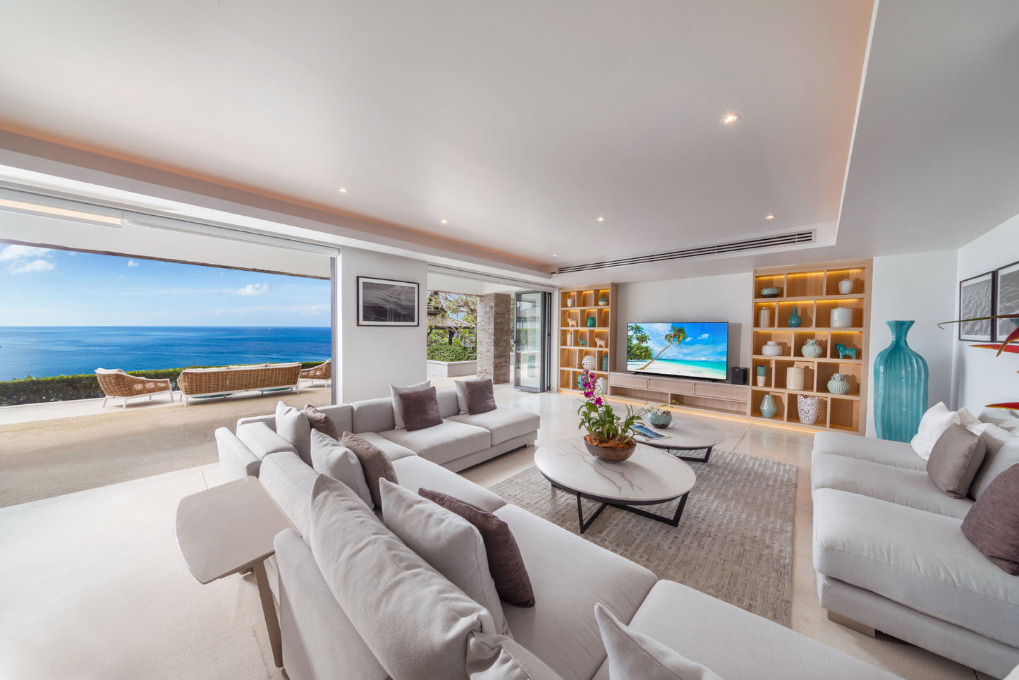 Seaview 7-bedrooms clifftop villa in Millionaire’s Mile Kamala beach (2 infinity pools, cinema, spa, gym, private chef)